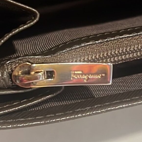 Salvatore Ferragamo brown wallet - Picture 14 of 15